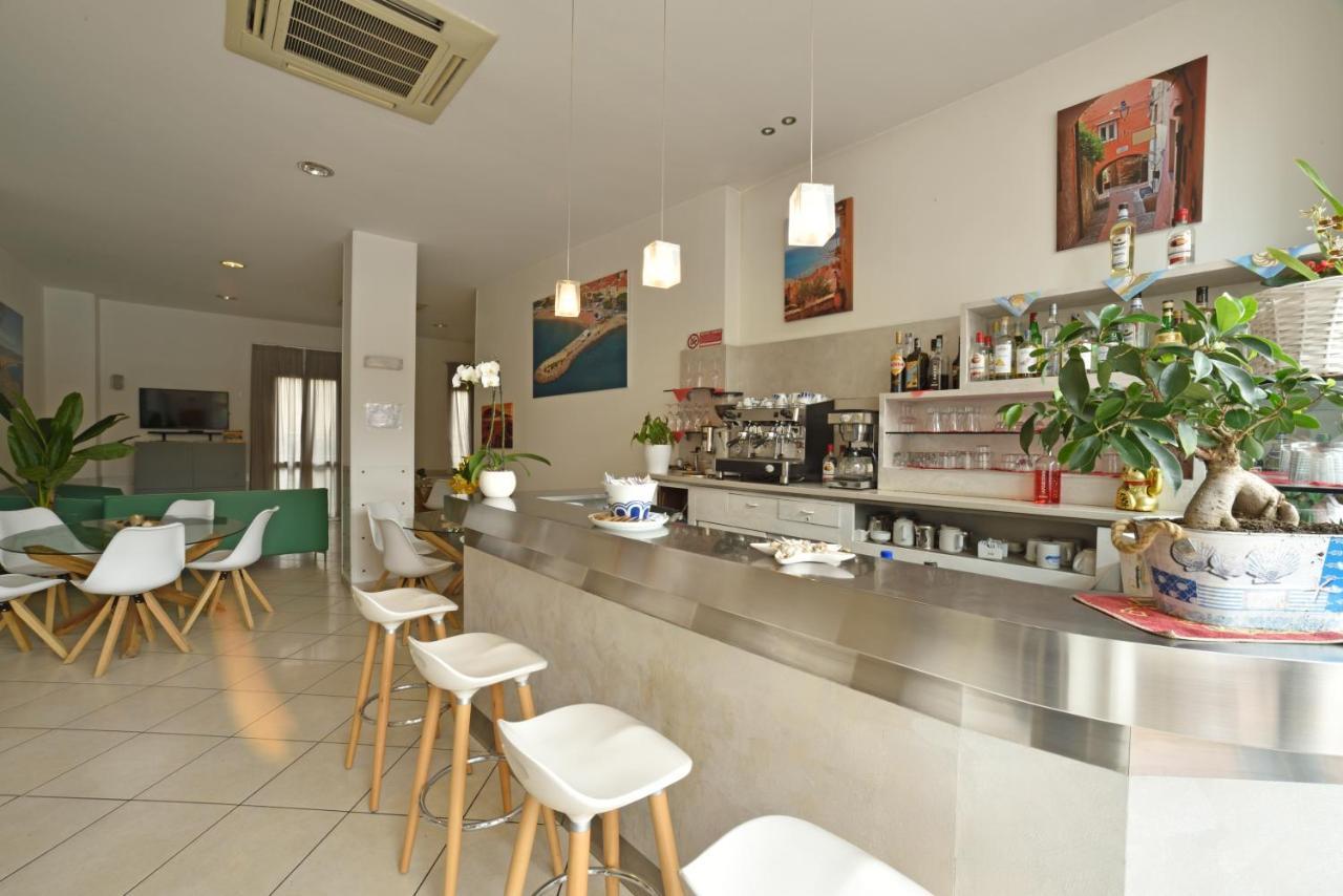 Hotel Ristorante La Marina Mhotelsgroup San Bartolomeo Al Mare Exterior photo