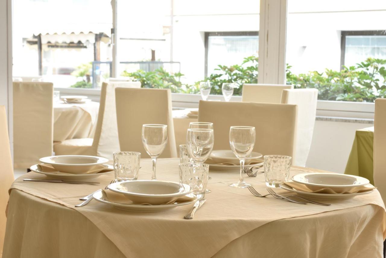 Hotel Ristorante La Marina Mhotelsgroup San Bartolomeo Al Mare Exterior photo